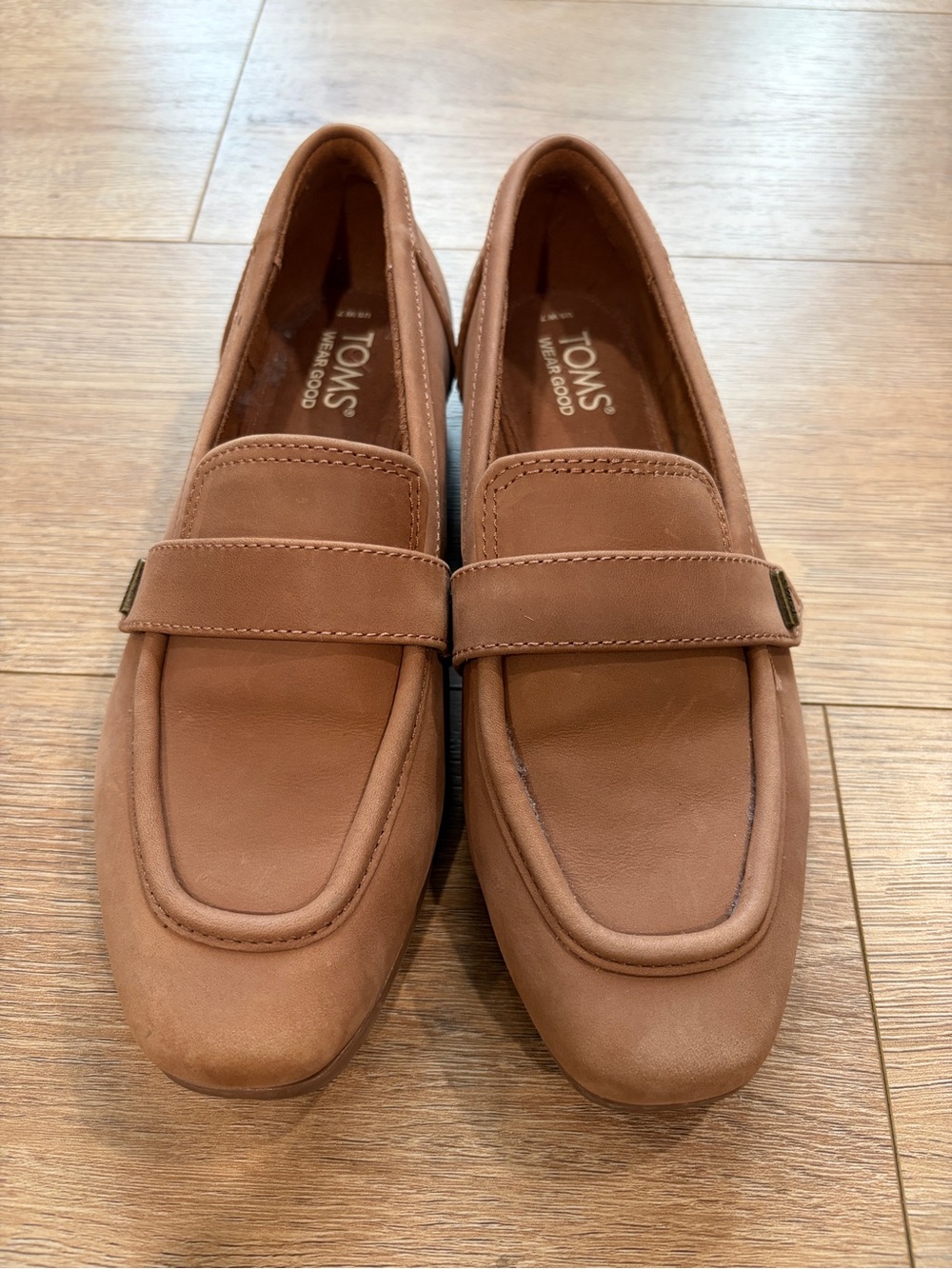 Toms Women's Tan Loafer Flats - Picture 2 of 12